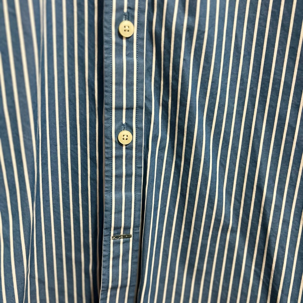 Abercrombie & Fitch muscle button down striped shirt. - Picture 6 of 12
